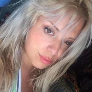 Meet your Posher, Chio